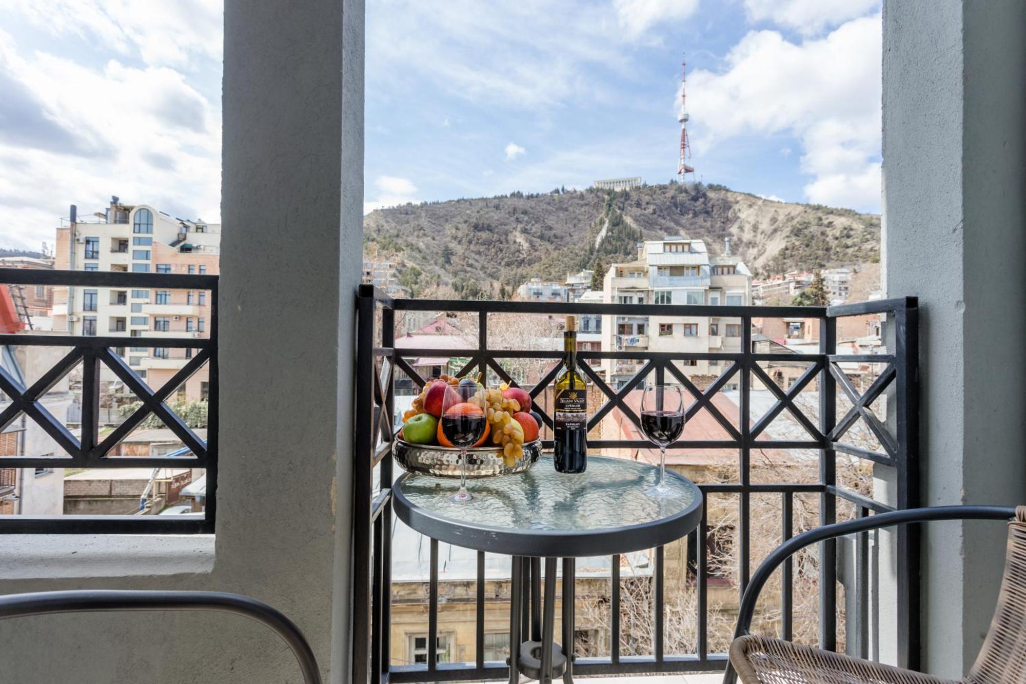 Rustaveli Residence I Tbilisi ภายนอก รูปภาพ